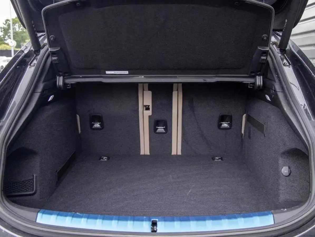 2023-porsche-taycan-e-4s-sport-turismo-571ps-performance-battery-plus-big-23