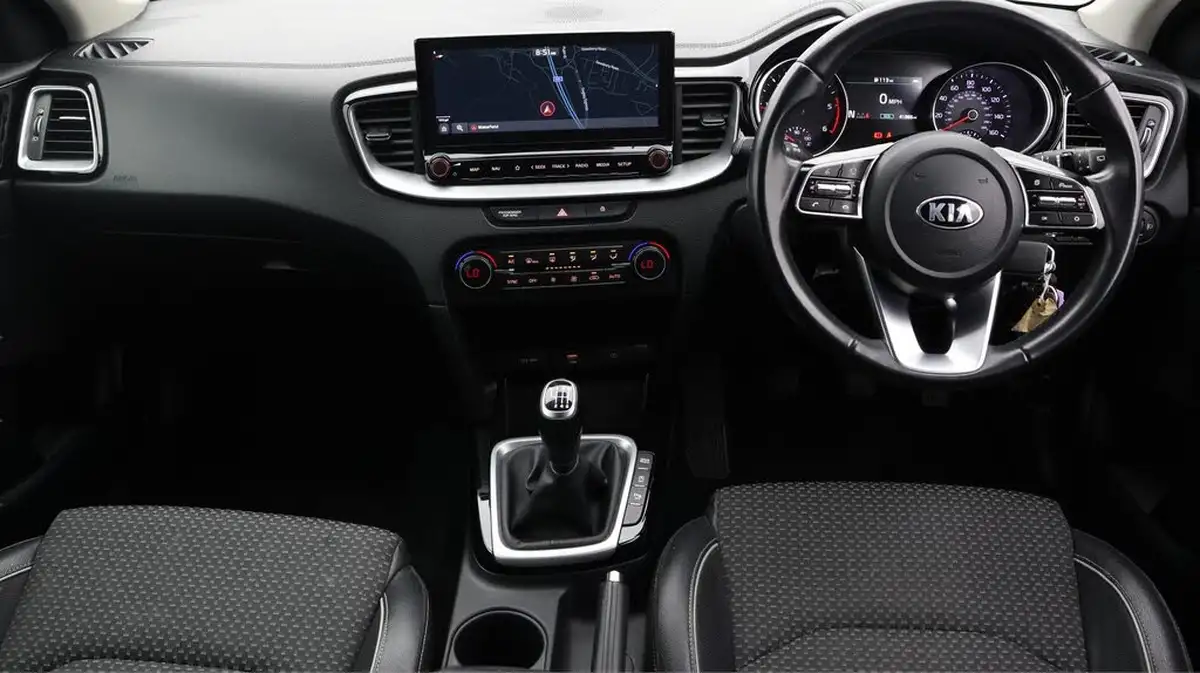 2021-kia-ceed-16crdi-3-48v-mhev-hatchback-big-13