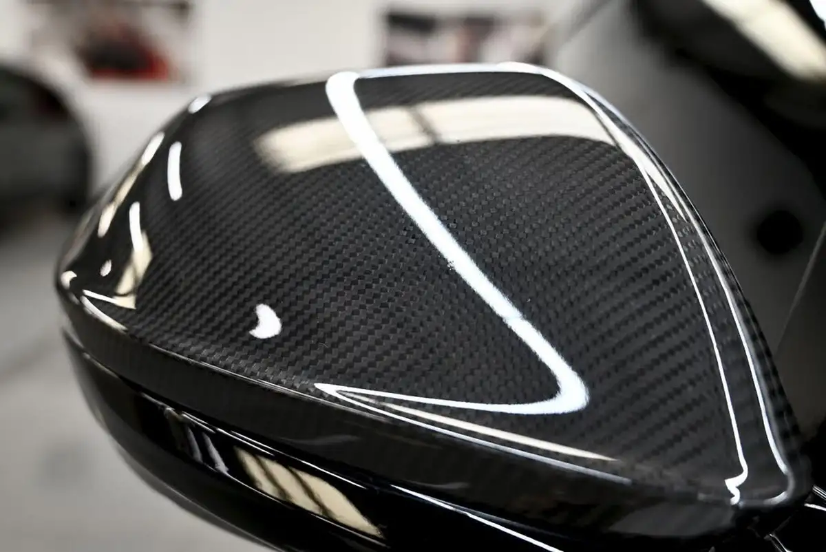 2023-lamborghini-urus-40-no-trim-big-25
