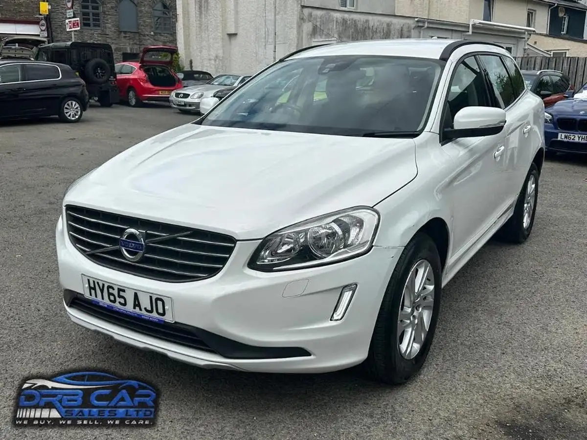 2015-volvo-xc60-20td-d4-se-190bhp-nav-big-2
