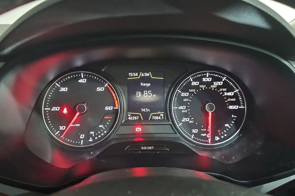 2019-seat-leon-20tdi-xcellence-hatchback-big-14