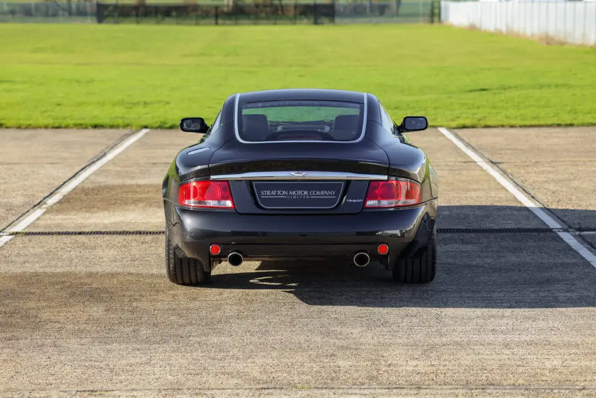 2004-aston-martin-vanquish-59-big-6