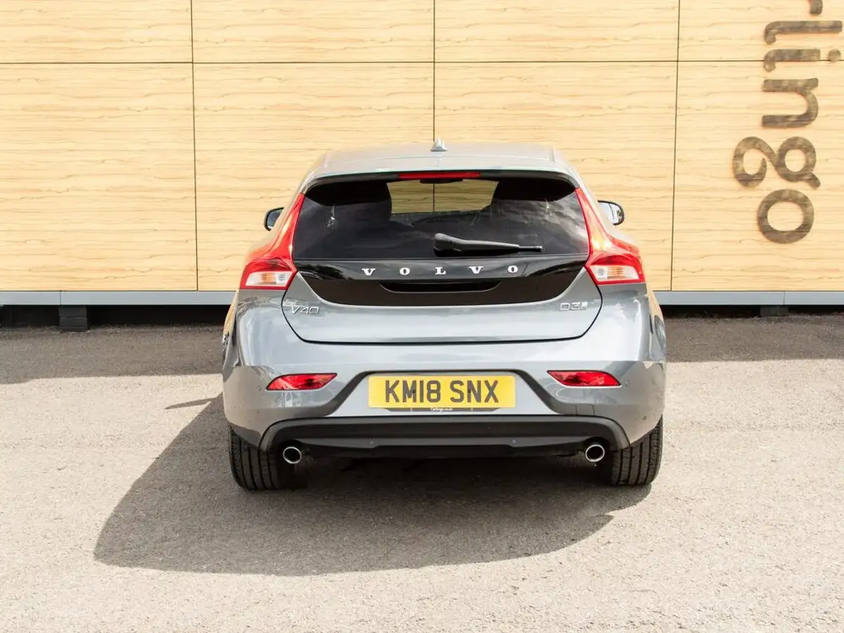 2018-volvo-v40-20td-d3-inscription-geartronic-big-5