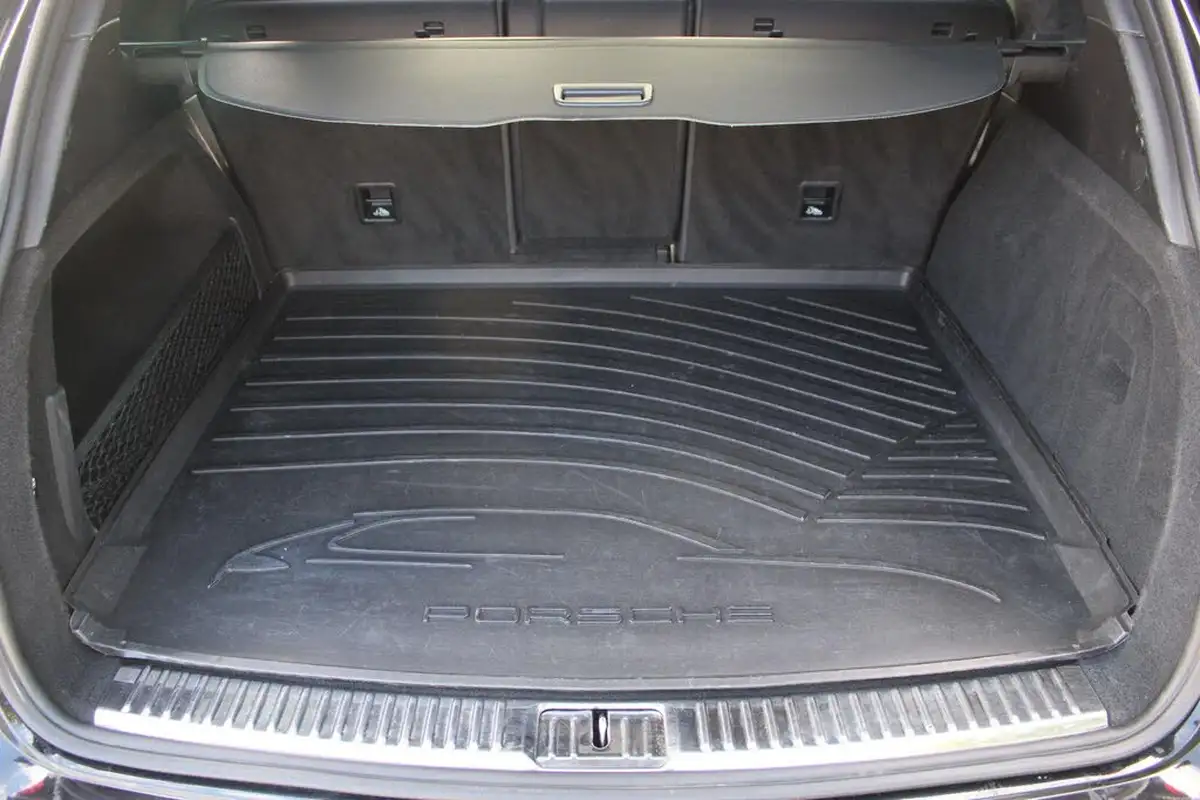 2015-porsche-cayenne-36-gts-big-13