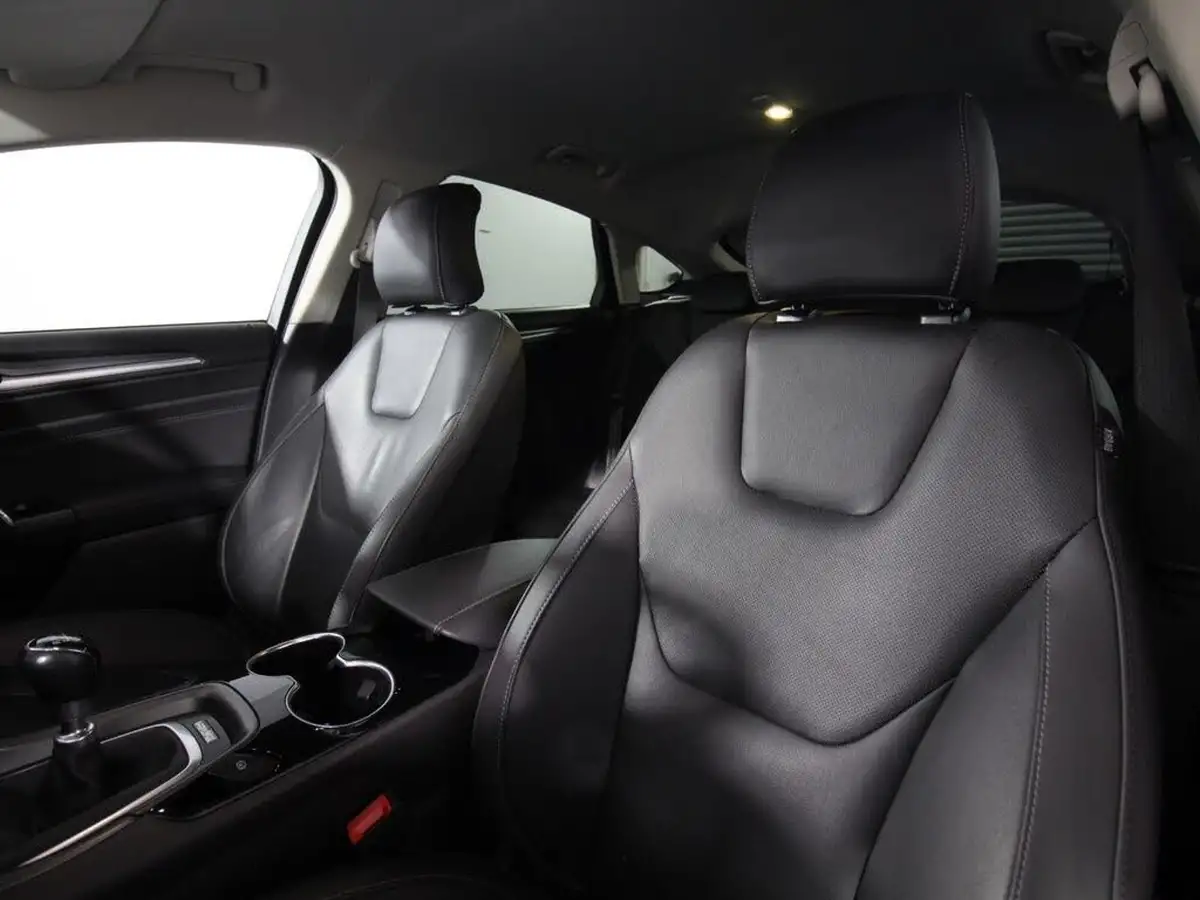 2015-ford-mondeo-15t-titanium-ss-hatchback-big-11