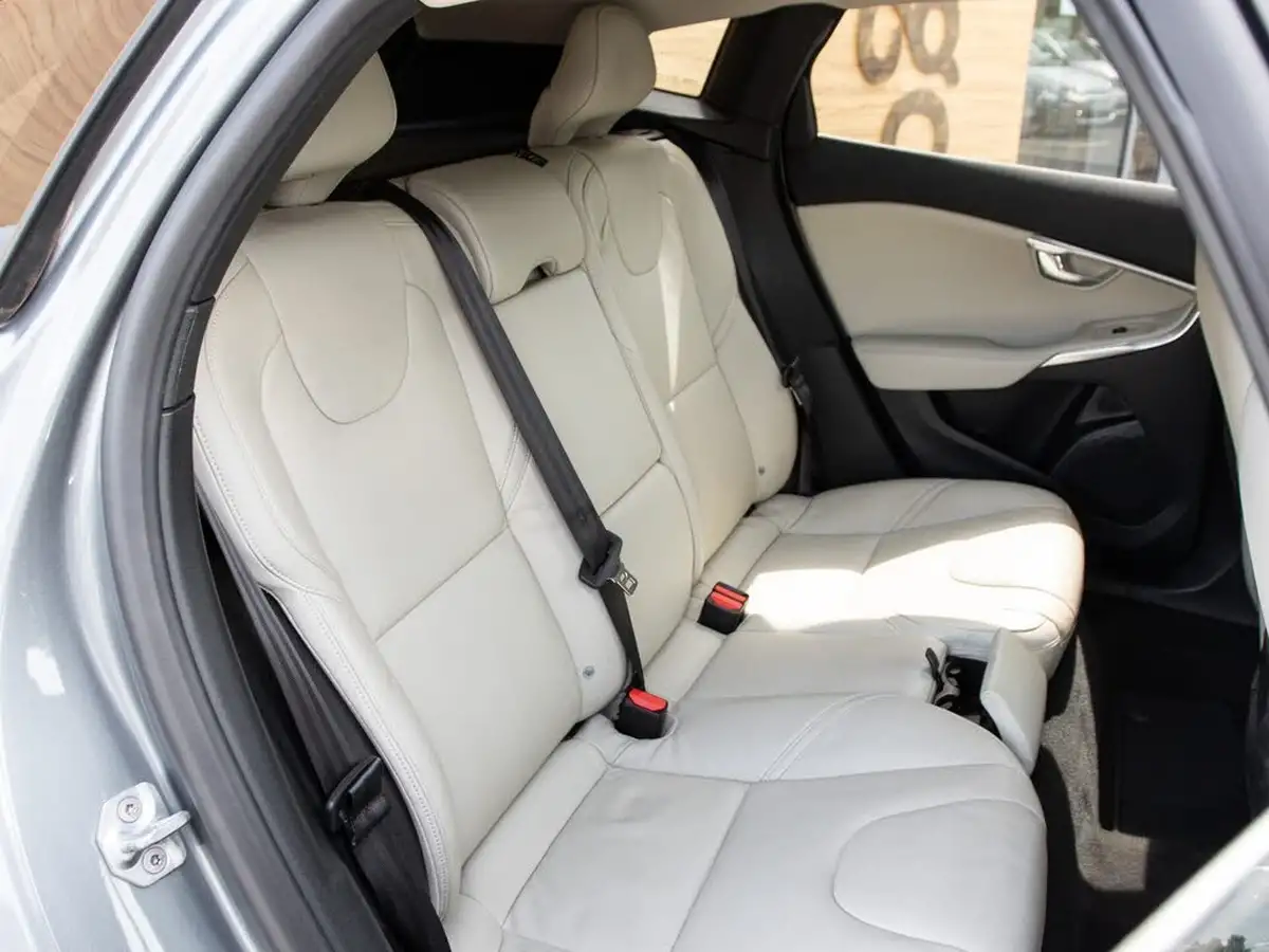 2018-volvo-v40-20td-d3-inscription-geartronic-big-29
