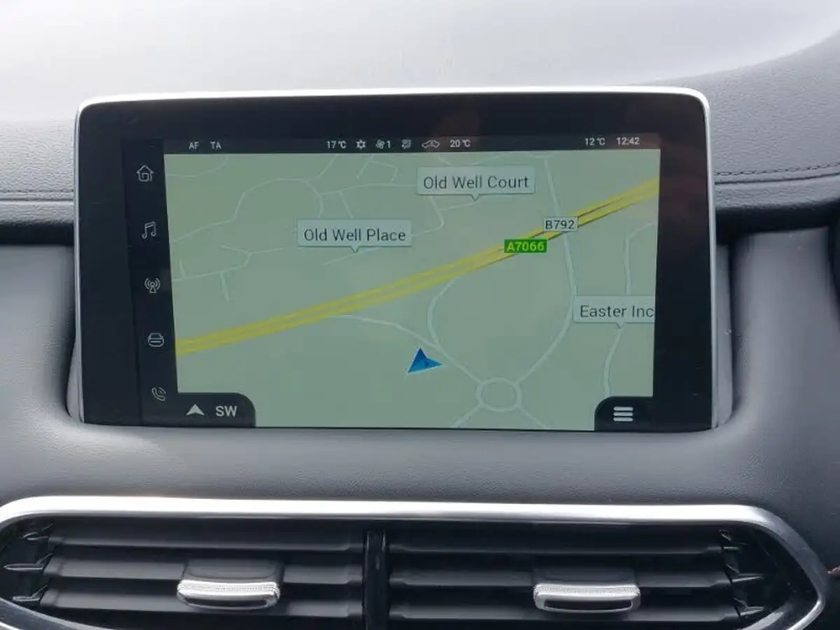 2023-mg-hs-15t-gdi-trophy-258ps-plug-in-hybrid-auto-big-16