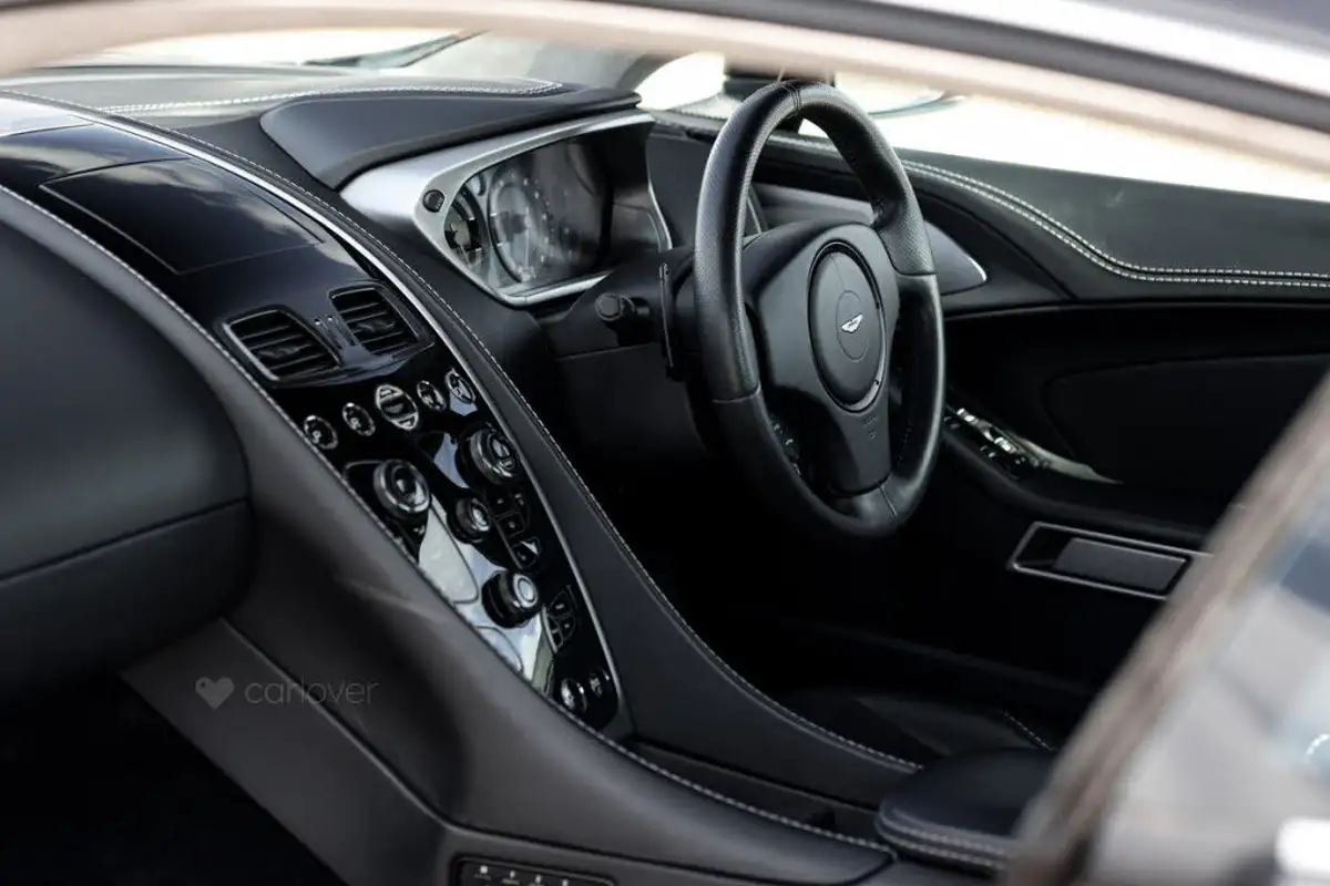 2013-aston-martin-vanquish-59-big-50