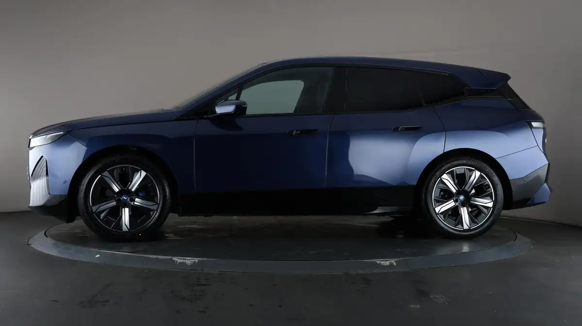 2022-bmw-ix-e-xdrive-40-m-sport-edition-big-46