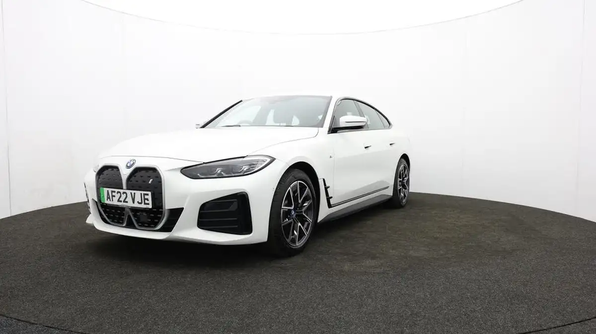 2022-bmw-i4-e-edrive40-m-sport-big-54