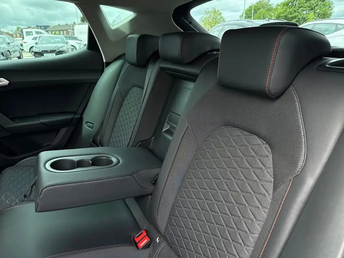 2024-seat-leon-big-13