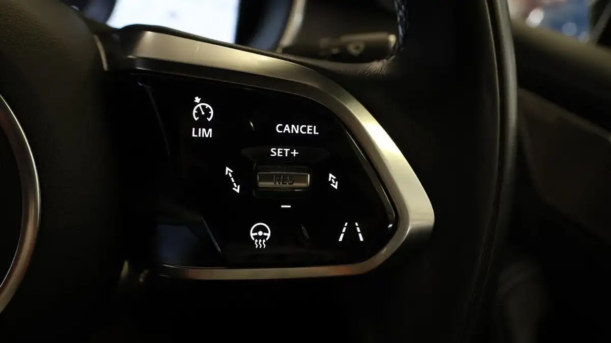 2022-jaguar-i-pace-ev400-hse-black-big-42