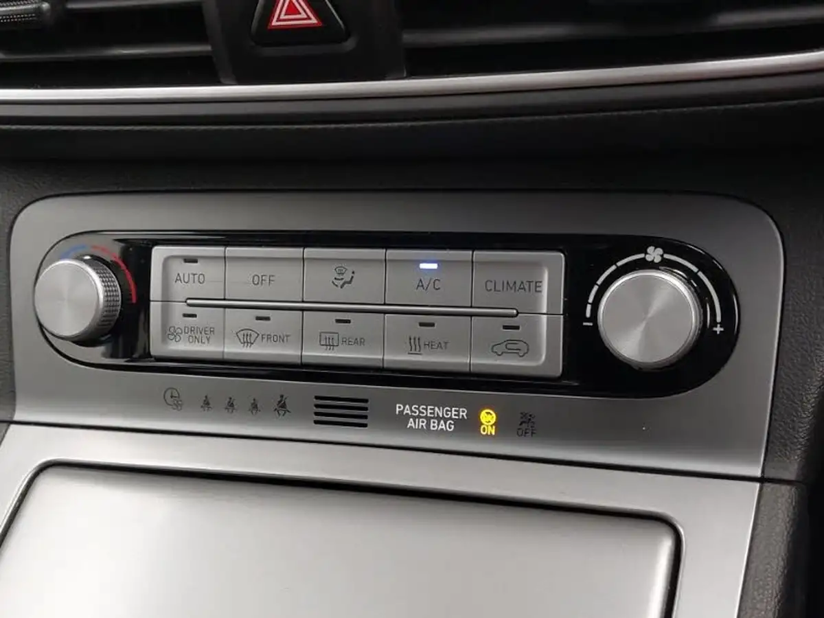 2020-hyundai-kona-e-premium-204ps-big-12