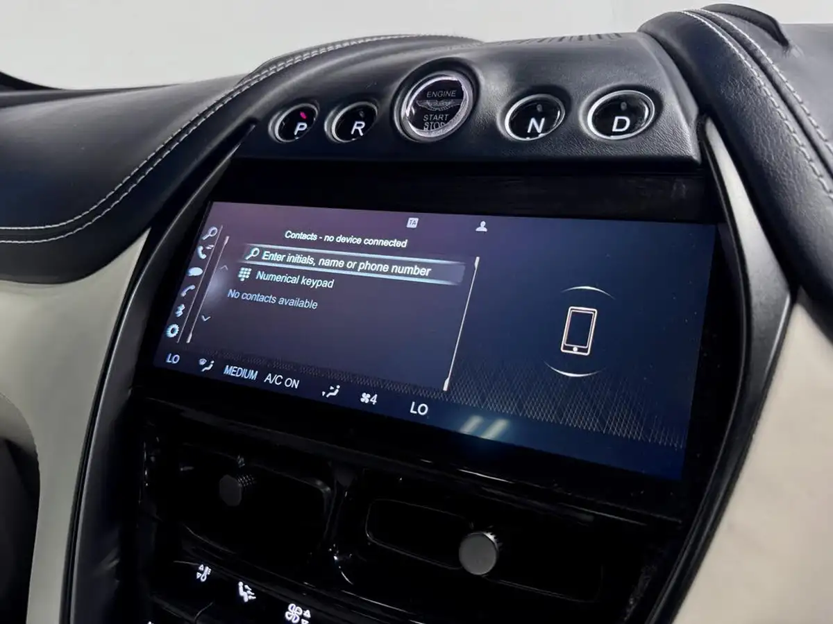 2021-aston-martin-dbx-40-v8-big-49