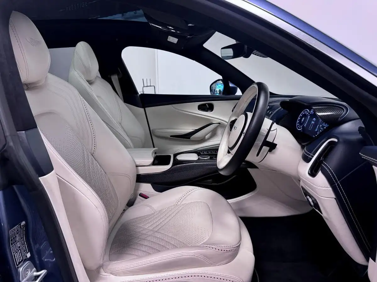 2021-aston-martin-dbx-40-v8-big-21