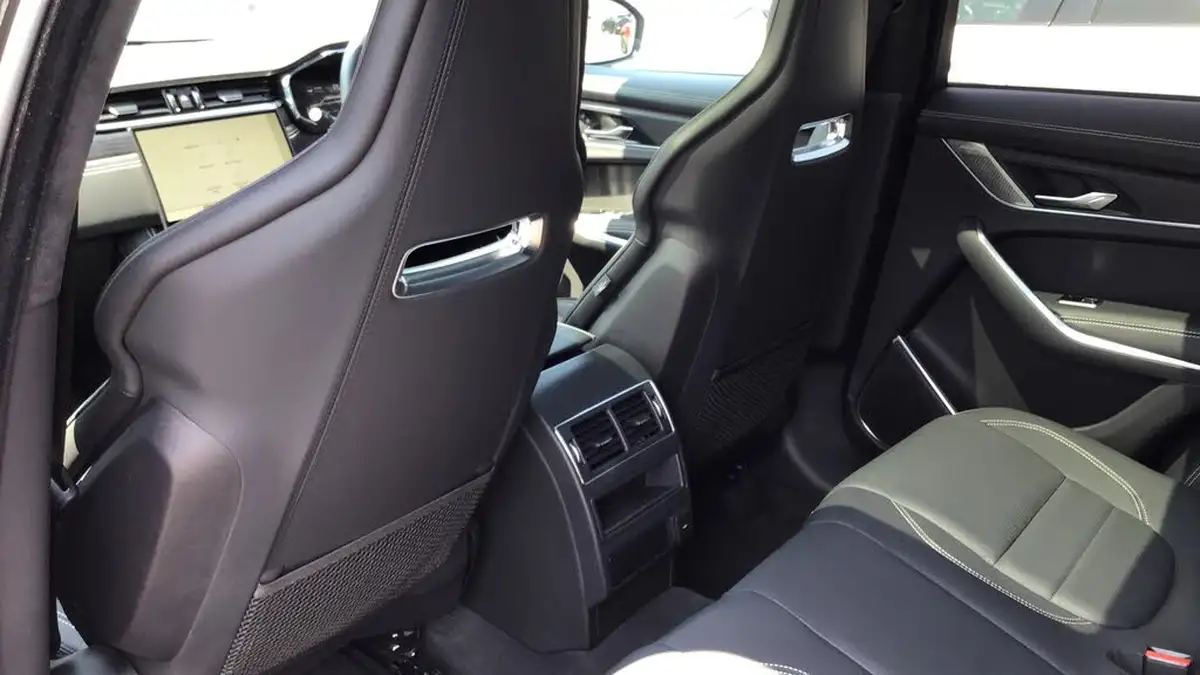 2023-jaguar-f-pace-20-p250-r-dynamic-hse-black-big-25