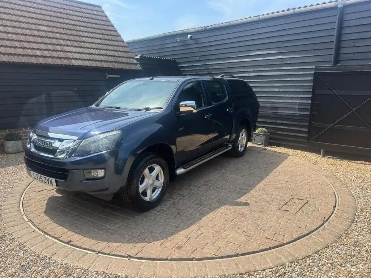 2015-isuzu-d-max-25td-yukon-double-pickup-big-1