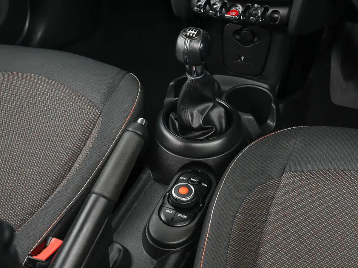 2021-mini-cooper-15-cooper-classic-hatchback-5d-big-9