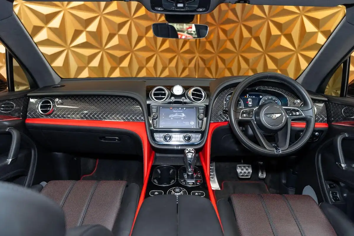2019-bentley-bentayga-40-v8-big-26