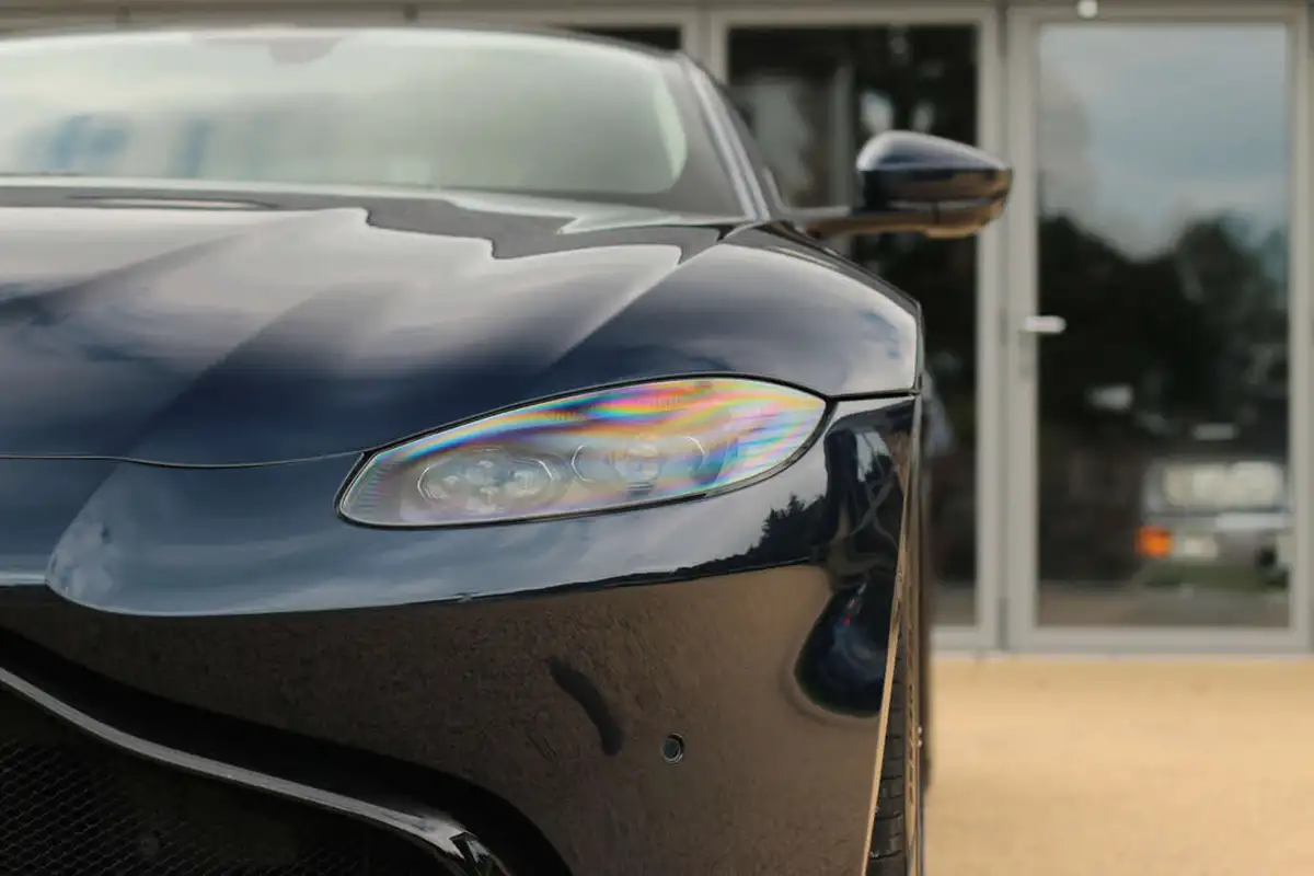 2019-aston-martin-vantage-40-v8-vantage-big-17