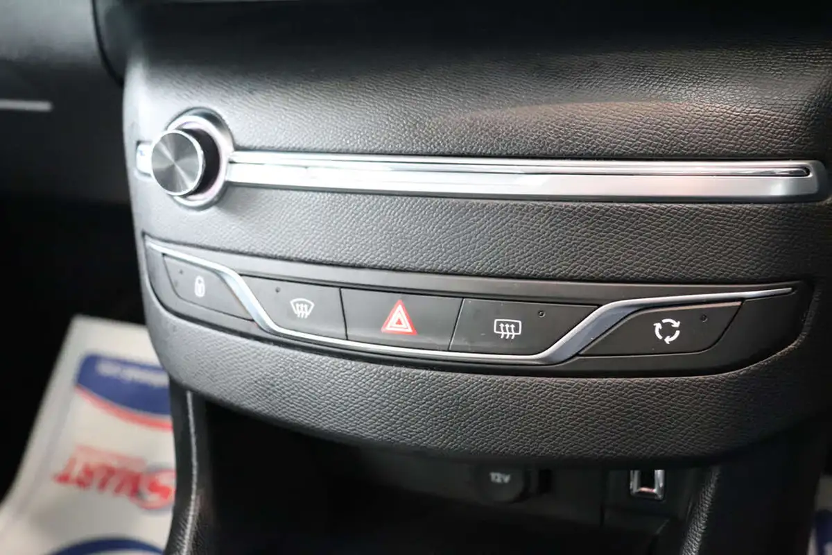 2018-peugeot-308-sw-15-bluehdi-active-15-bluehdi-130bhp-big-42