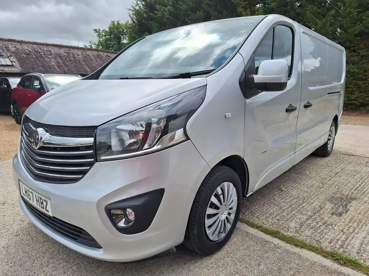 2017-vauxhall-vivaro-16cdti-sportive-2900-l2h1-125pseu6-biturbo-ss-ecotec-panel-big-2