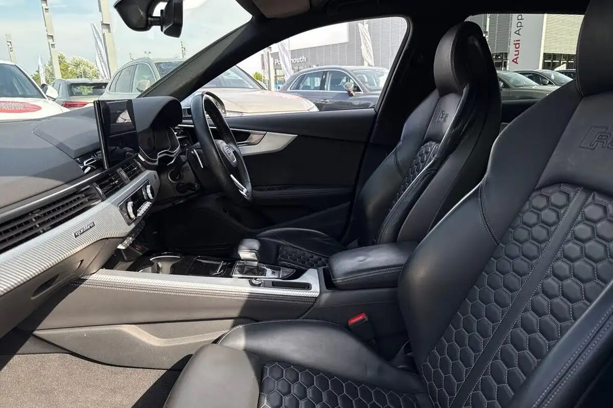 2022-audi-rs4-avant-29-tfsi-big-29