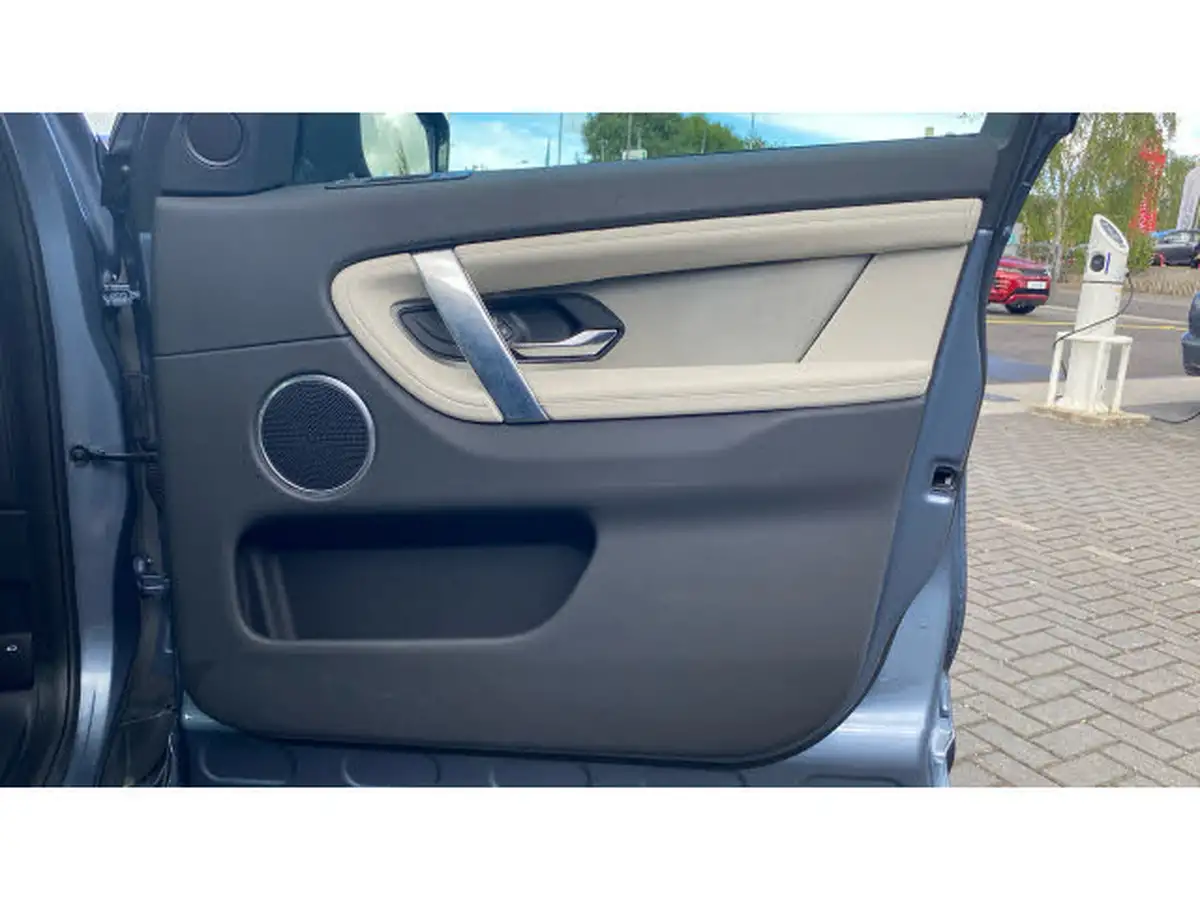 2023-land-rover-discovery-sport-20-d165-urban-edition-big-28