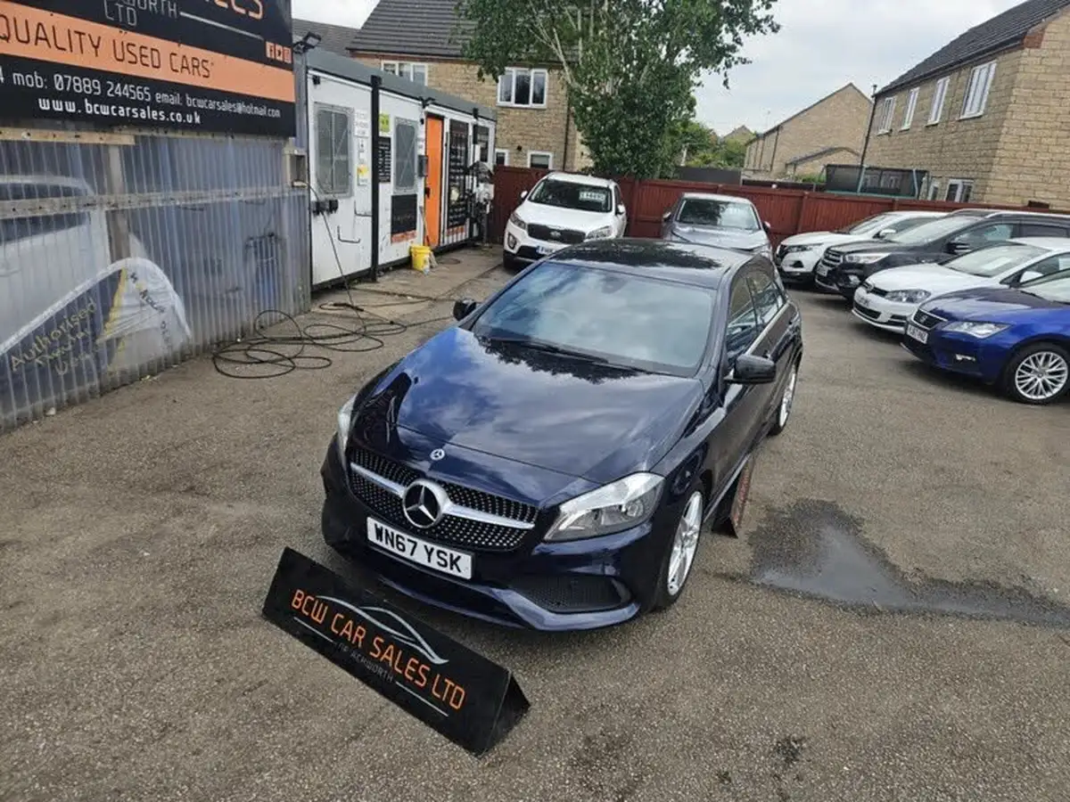 2017-mercedes-benz-a-class-15d-a180d-amg-line-ss-7g-dct-big-3