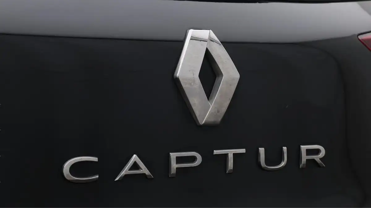 2020-renault-captur-15dci-iconic-95bhp-big-21