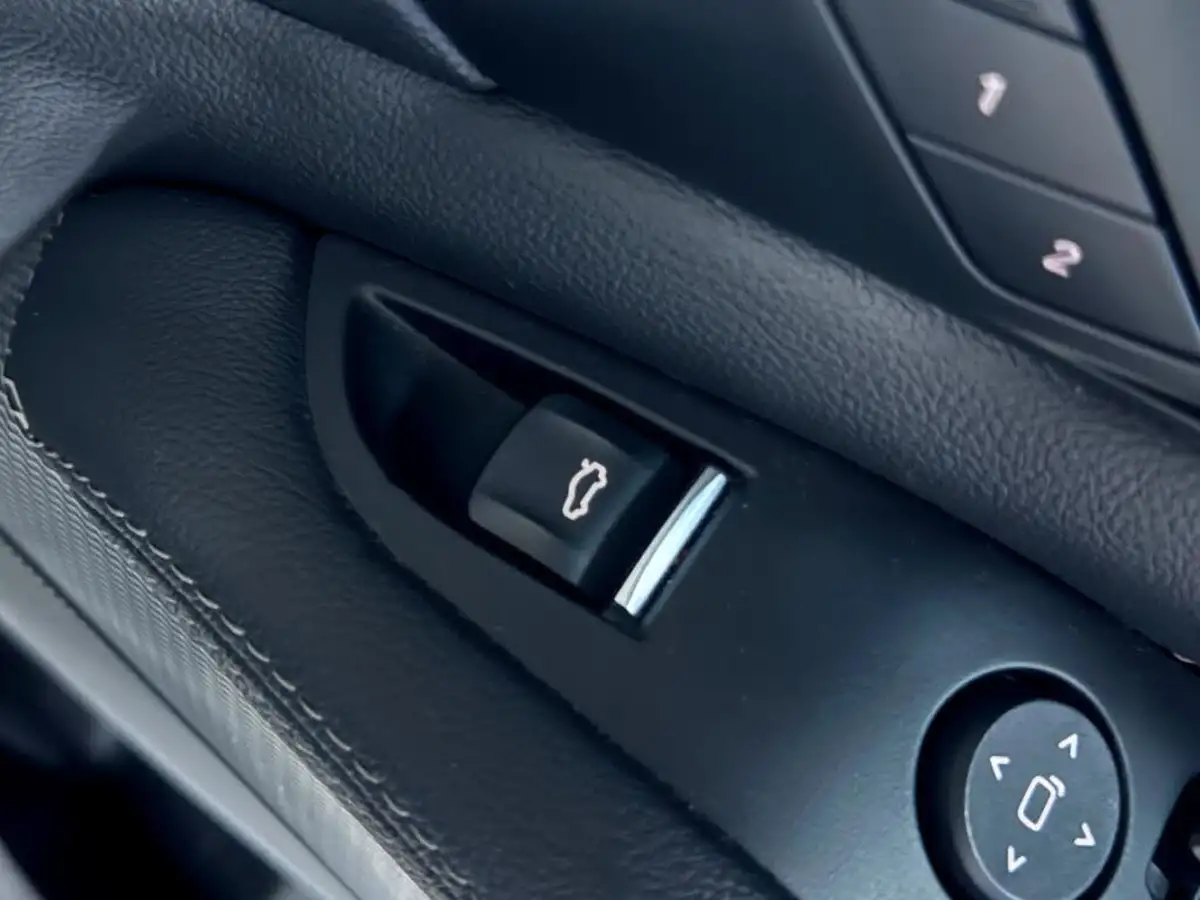 2021-bmw-x5-44-m50i-big-21