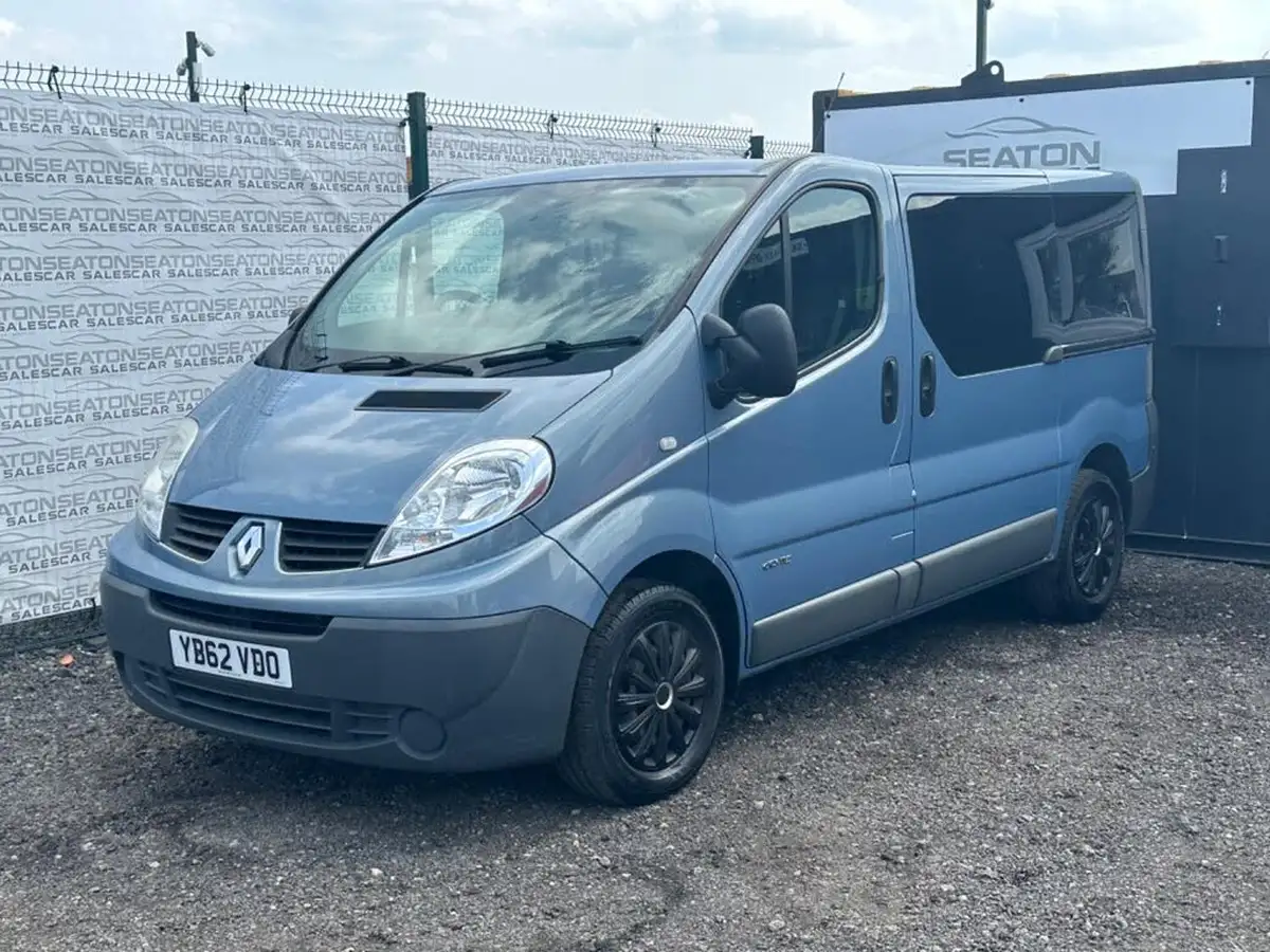 2013-renault-trafic-20td-sl27dci-115-eu5-minibus-9-seats-qs6-big-0