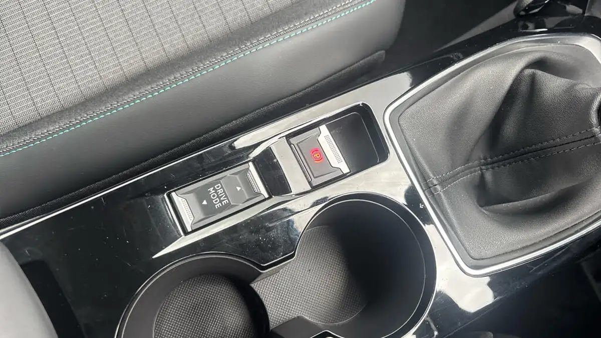 2022-peugeot-2008-suv-12-puretech-allure-premium-100bhp-big-20