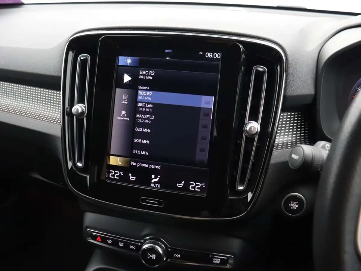 2020-volvo-xc40-15-t3-r-design-pro-big-29