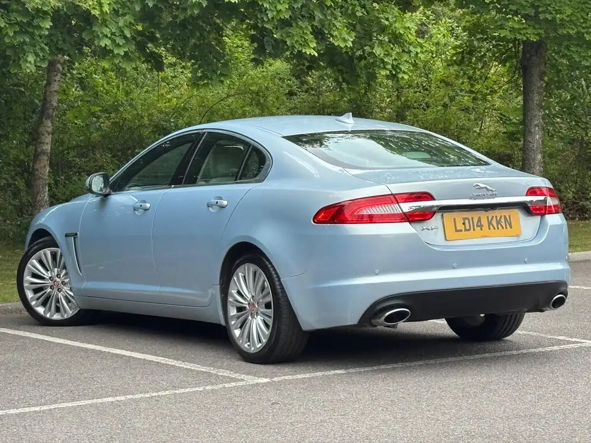 2014-jaguar-xf-30td-portfolio-saloon-4d-big-3