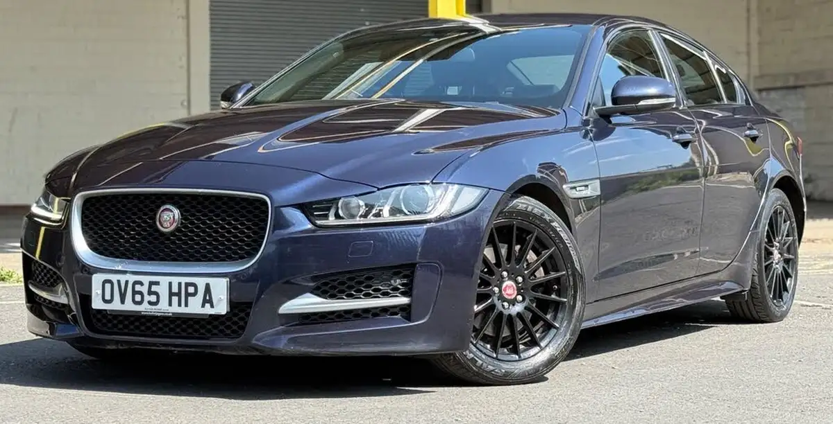 2015-jaguar-xe-20td-r-sport-163ps-auto-big-20