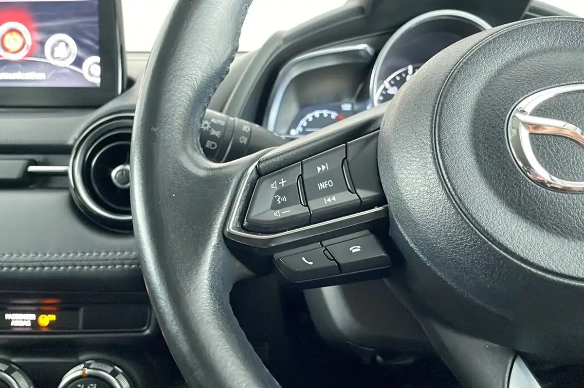 2019-mazda-mazda2-15-sport-nav-big-14