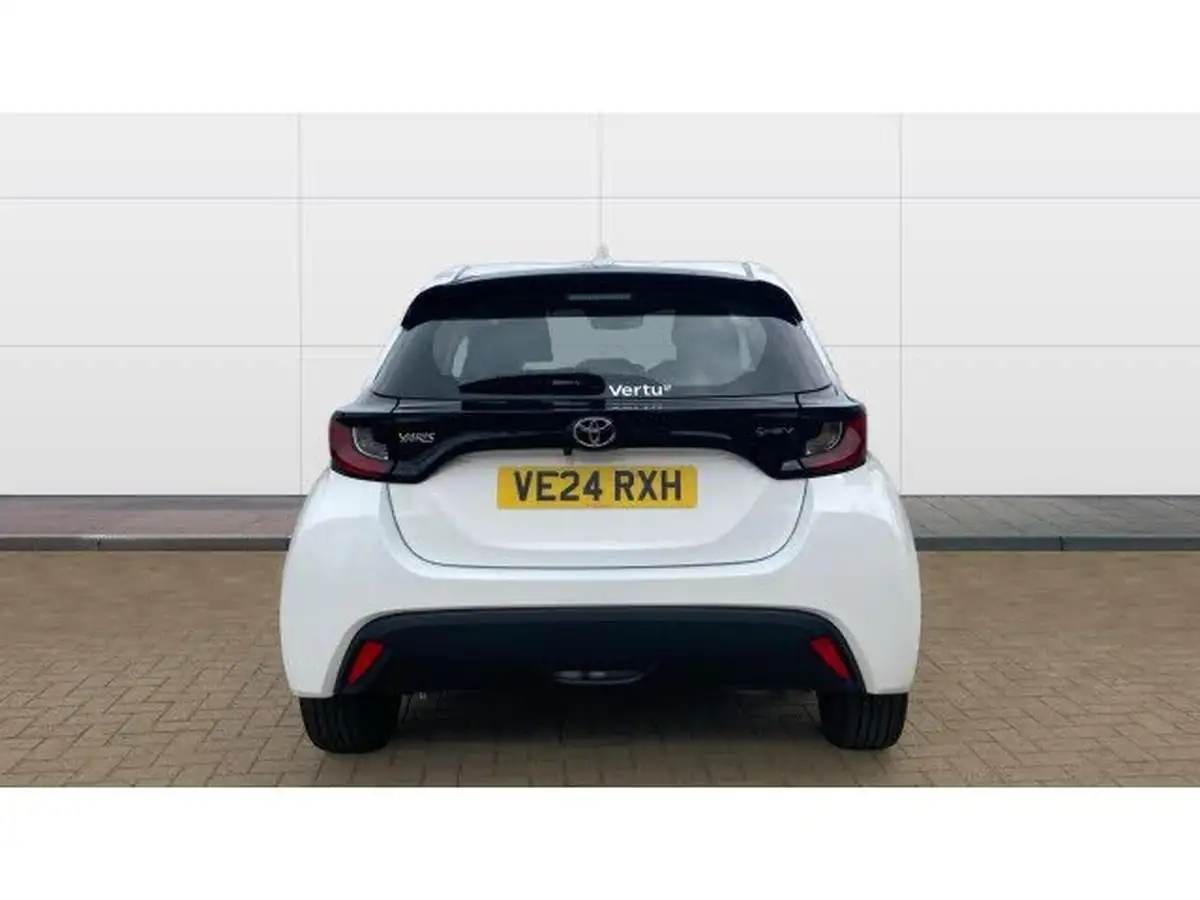 2024-toyota-yaris-15-vvt-i-icon-big-5