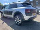 2017-citroen-c4-cactus-12-puretech-flair-82ps-small-3