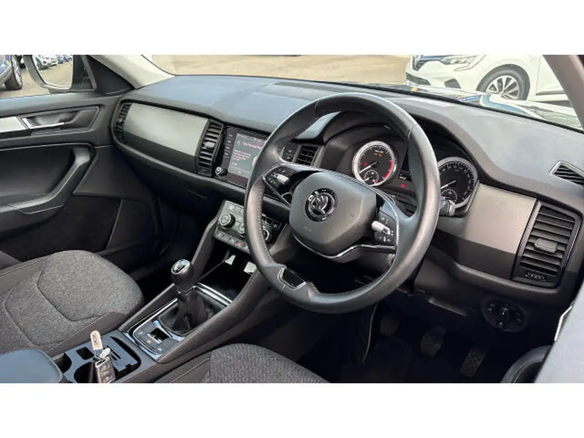 2021-skoda-kodiaq-15-tsi-se-drive-7-big-10
