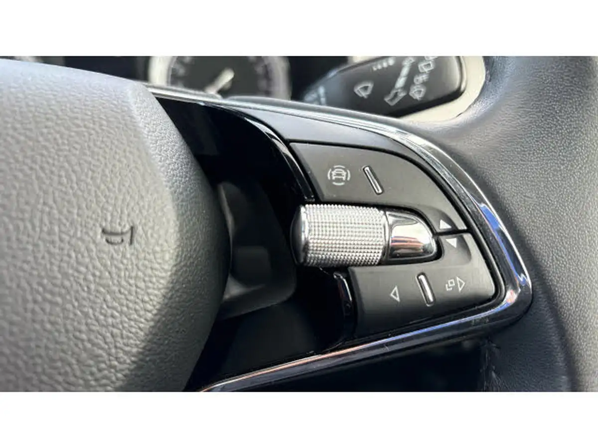 2021-skoda-kodiaq-15-tsi-se-drive-7-big-34
