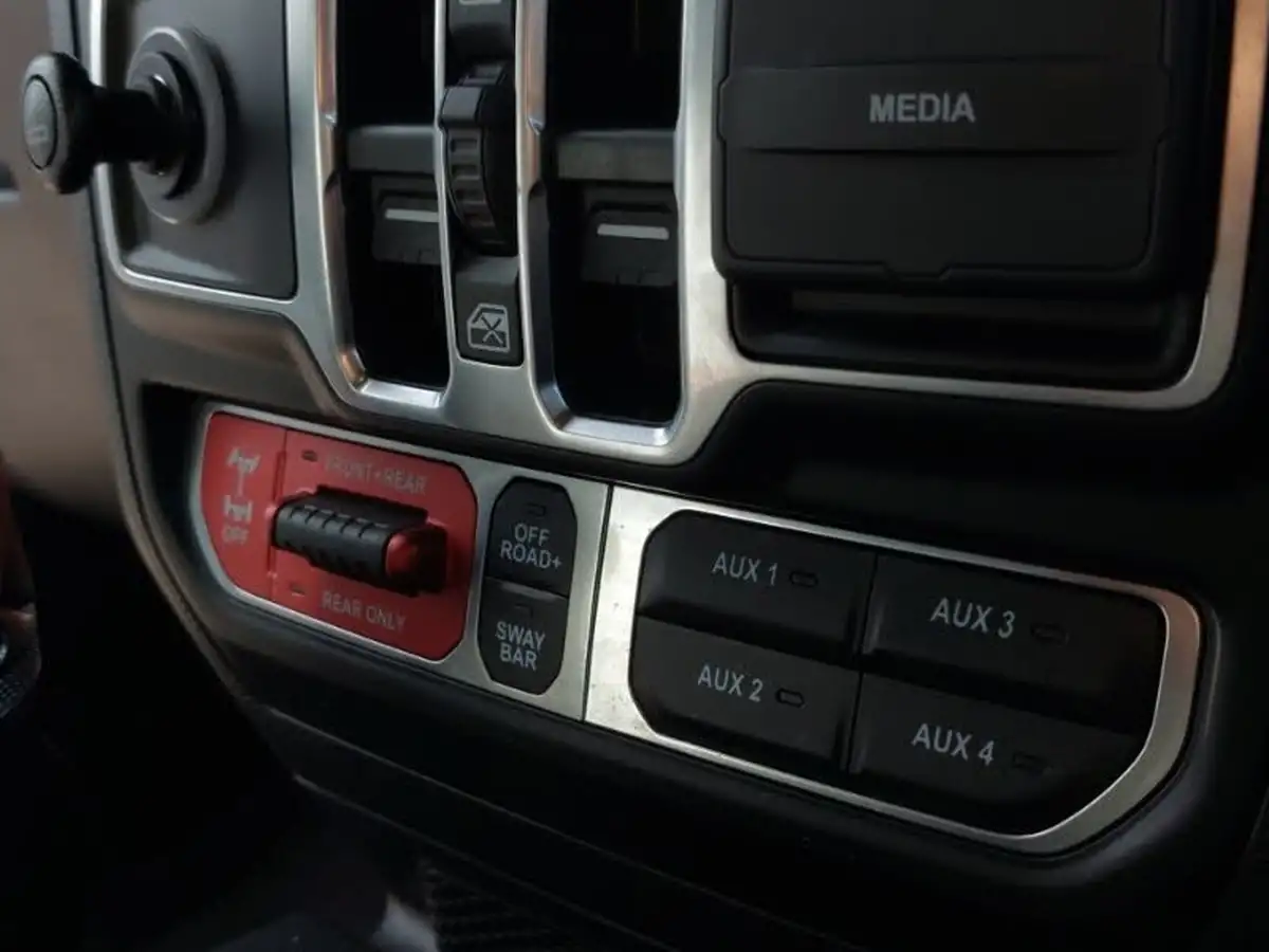 2023-jeep-wrangler-20-gme-rubicon-5d-big-16