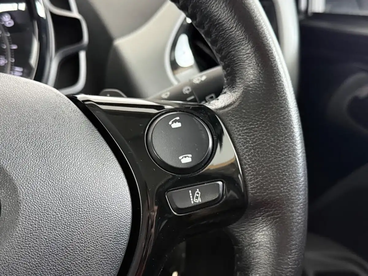 2018-toyota-aygo-10-vvt-i-x-play-68bhp-tss-5d-x-shift-big-23