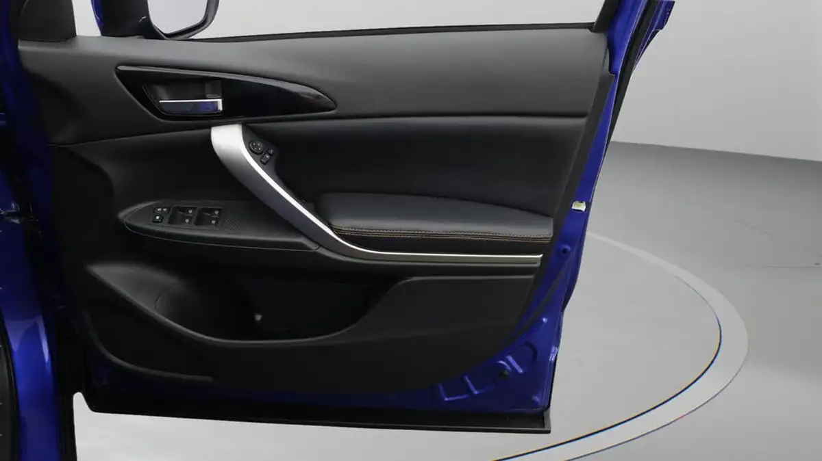 2019-mitsubishi-eclipse-cross-15-exceed-big-15