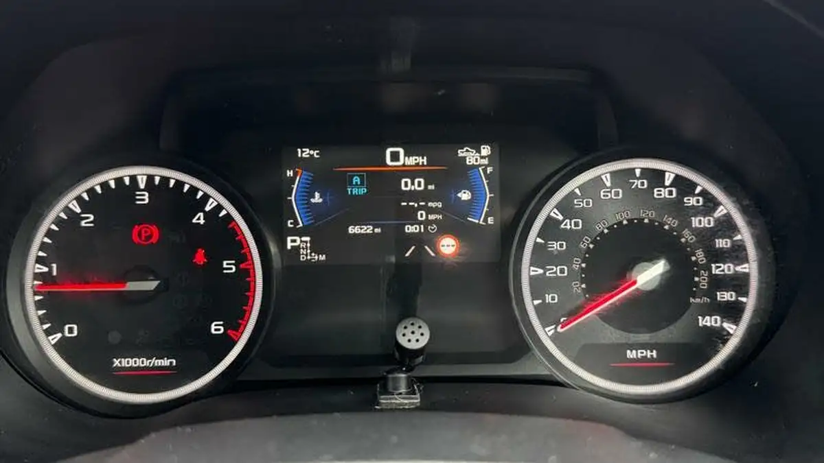 2024-isuzu-d-max-19td-dl20-double-auto-big-22