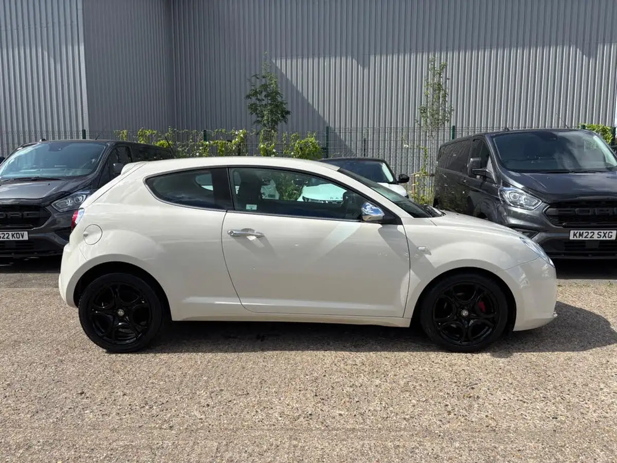 2012-alfa-romeo-mito-14-veloce-tb-multiair-135bhp-tct-big-9