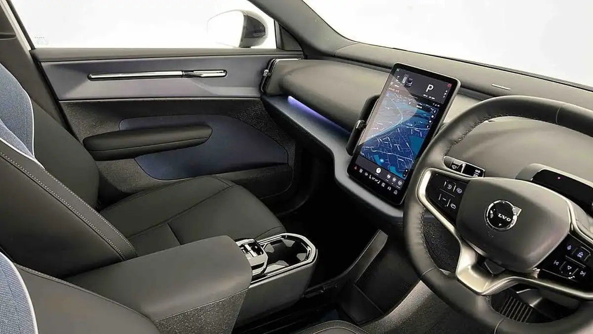 2024-volvo-ex30-e-single-motor-ultra-big-33