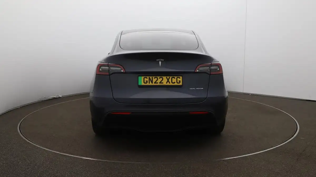 2022-tesla-model-y-e-long-range-big-59