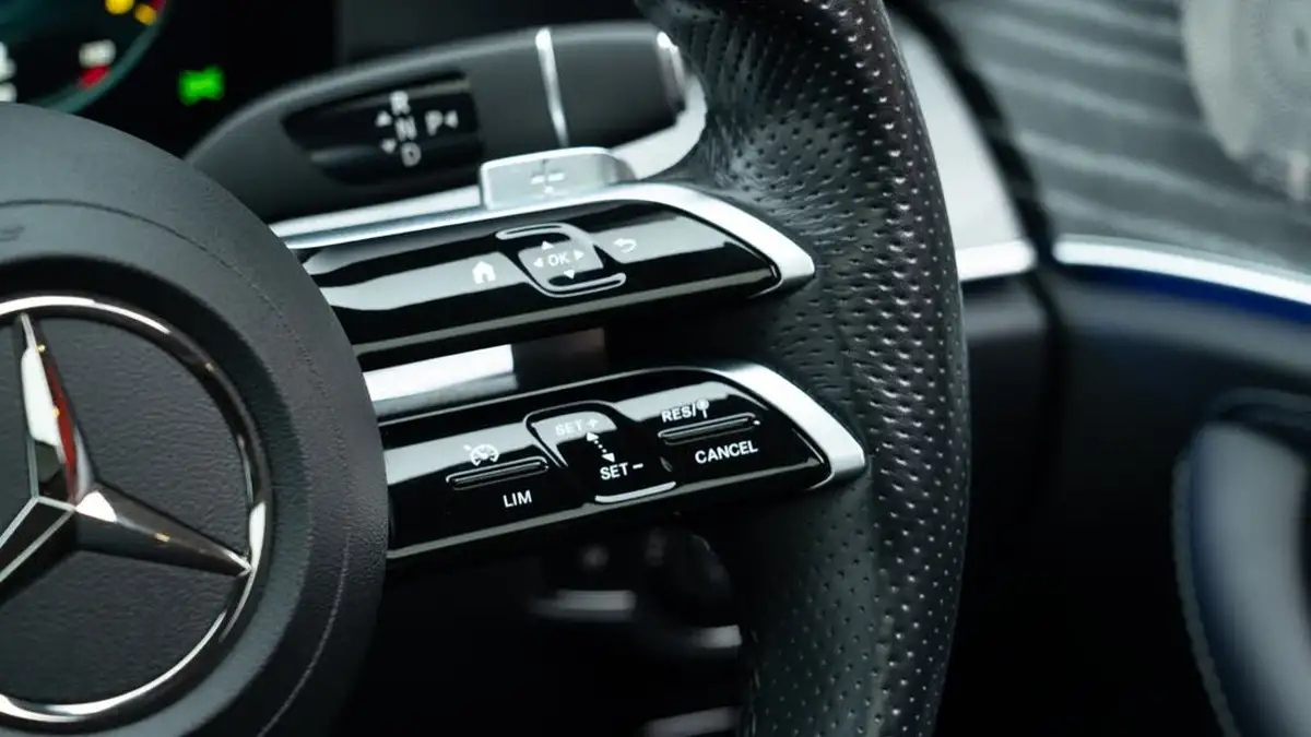 2021-mercedes-benz-e-class-20d-e220d-amg-line-night-edition-premium-plus-saloon-4d-big-17