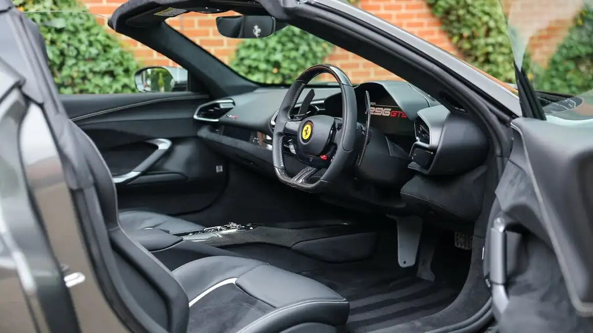 2023-ferrari-296-gts-big-32